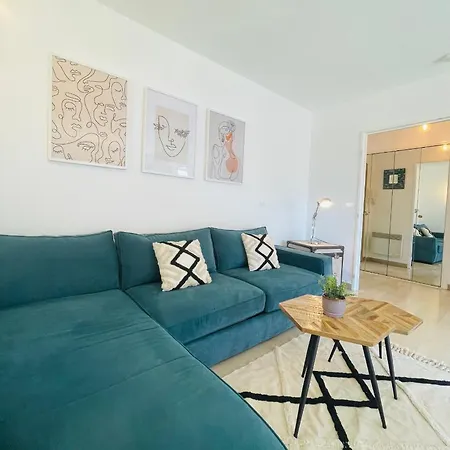 Le Week Riviera: Spacious 3-star In With Terrace And Garage * Cannes